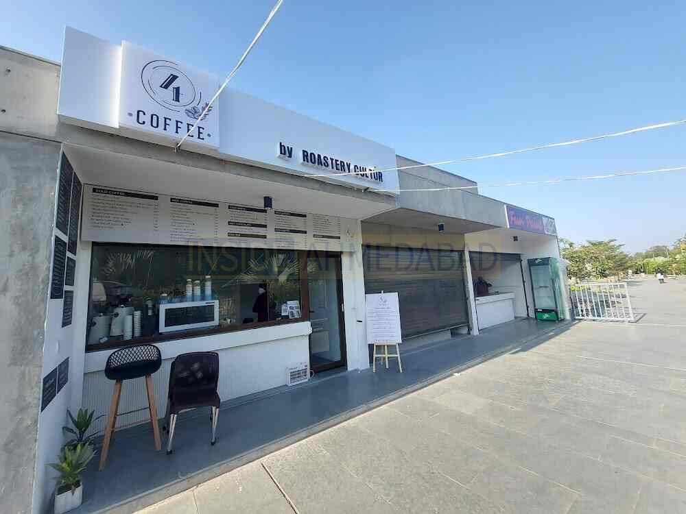 4 Coffee in Shahibaug
