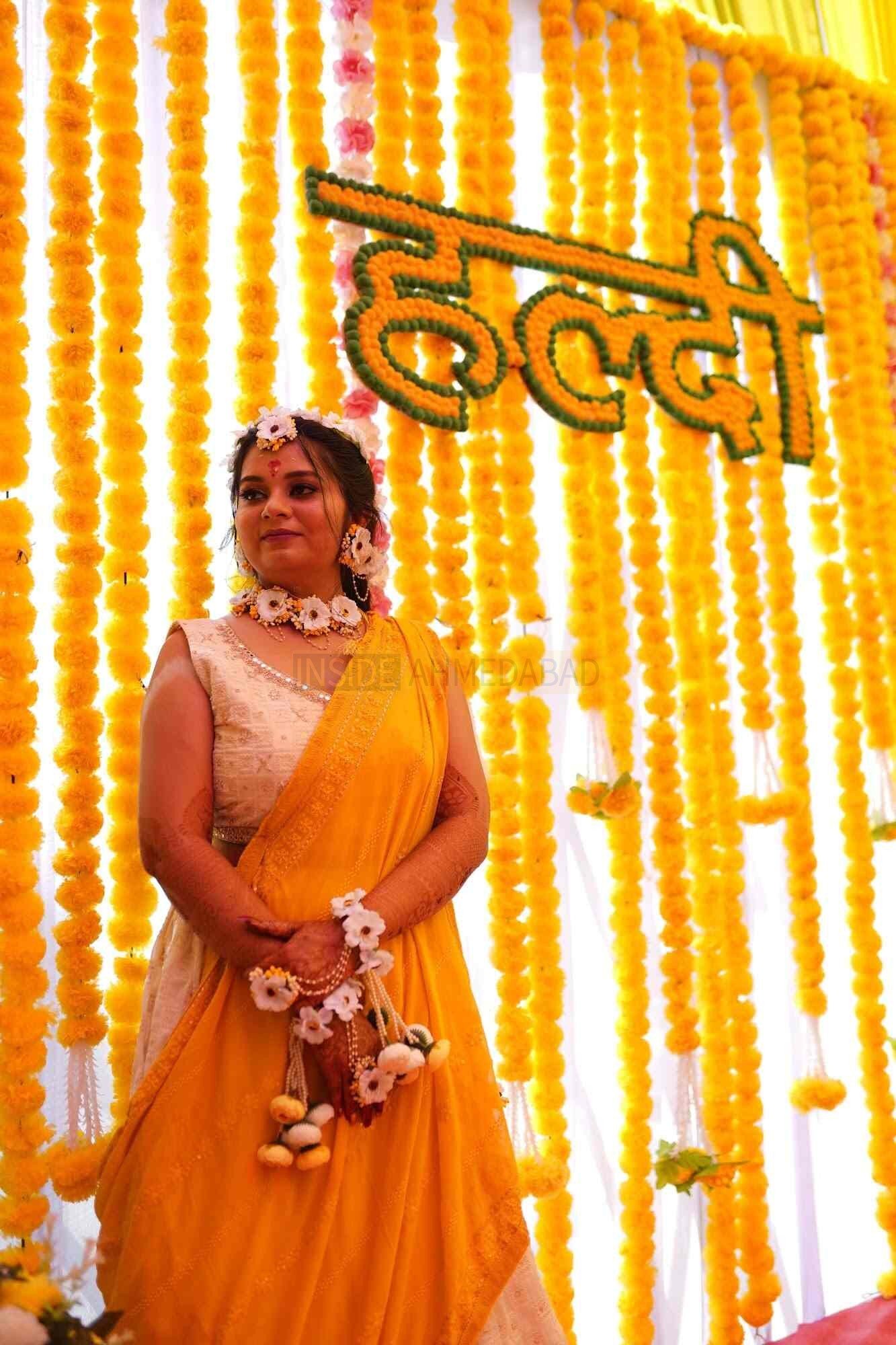Anjali Singh Makeup & Hairartist in Maninagar in Maninagar