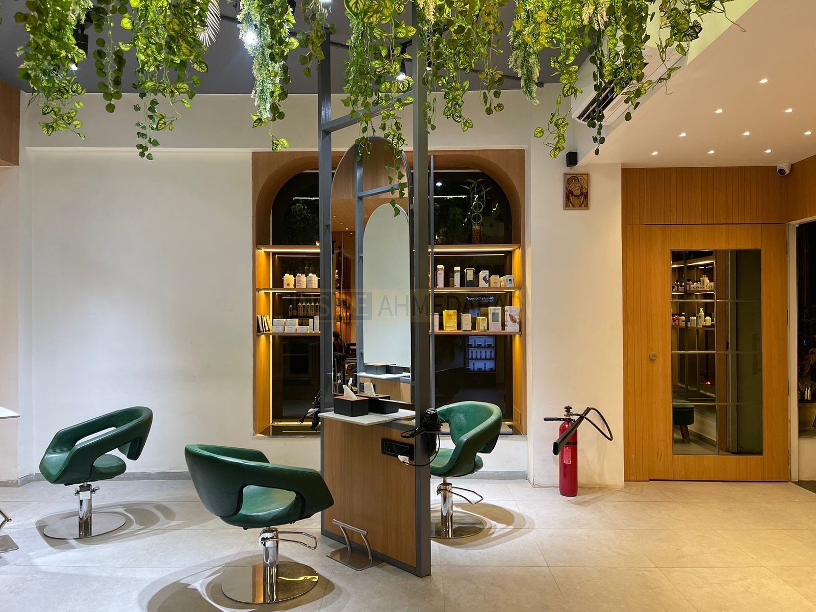Aura Salon in Maninagar in Maninagar
