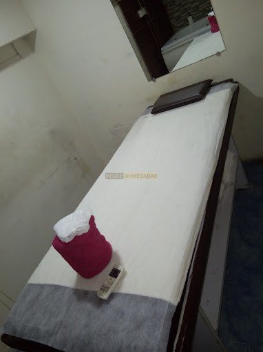 av spa in Thaltej