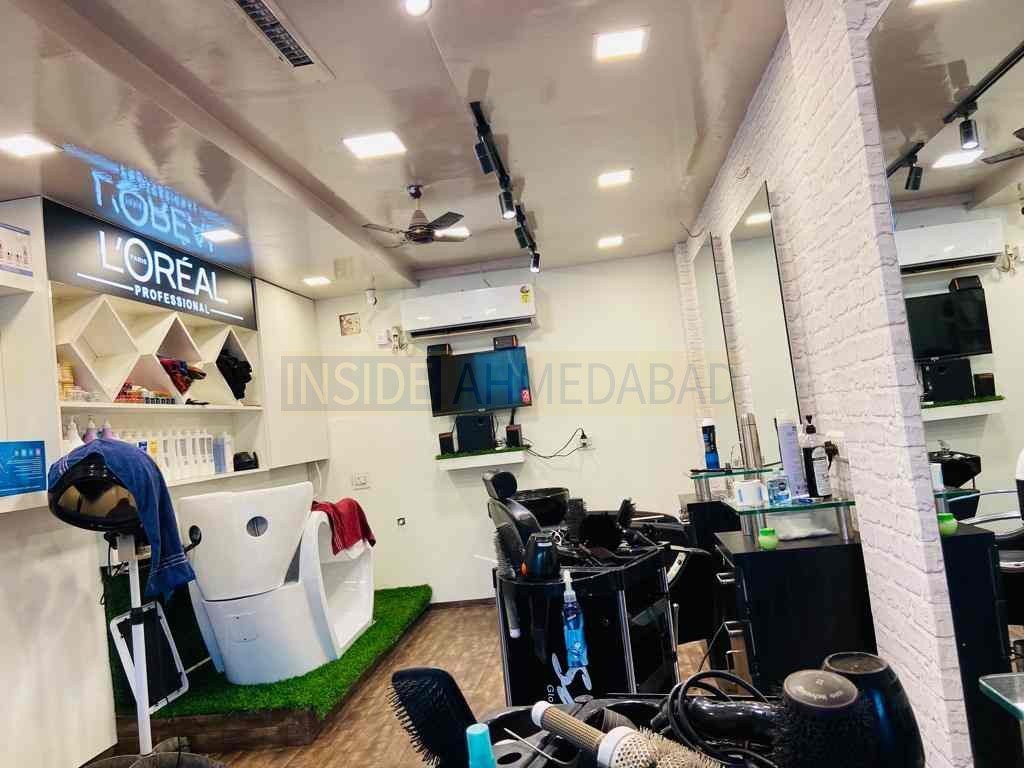 Barber Shop Unisex Salon in Chandkheda in Chandkheda