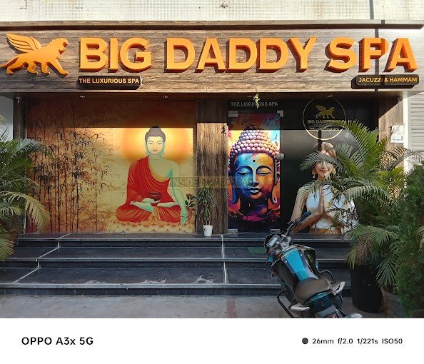 Big Daddy Spa - Bodakdev in Bodakdev