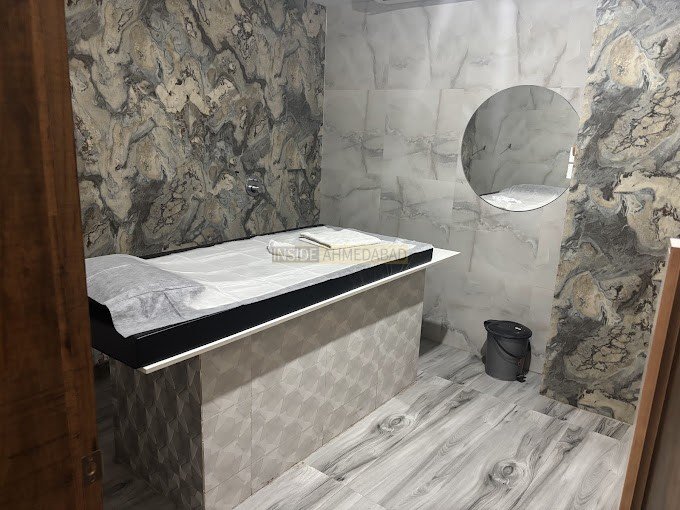 Blue Luxurious Spa - Spa in thaltej - in Thaltej