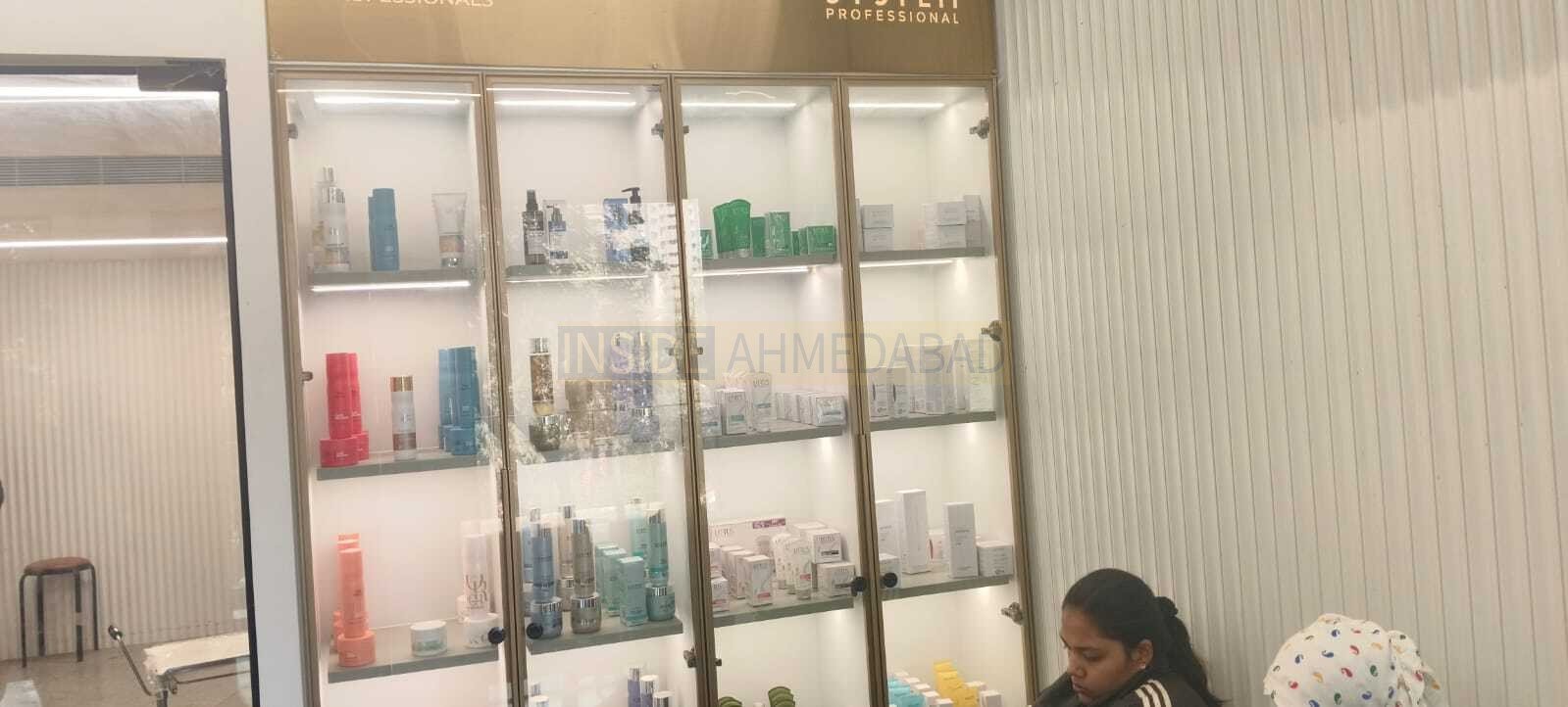 Bonanza Ladies Saloon in Bodakdev in Bodakdev