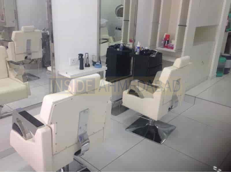 Cloud 9 Salon in Navrangpura in Navrangpura