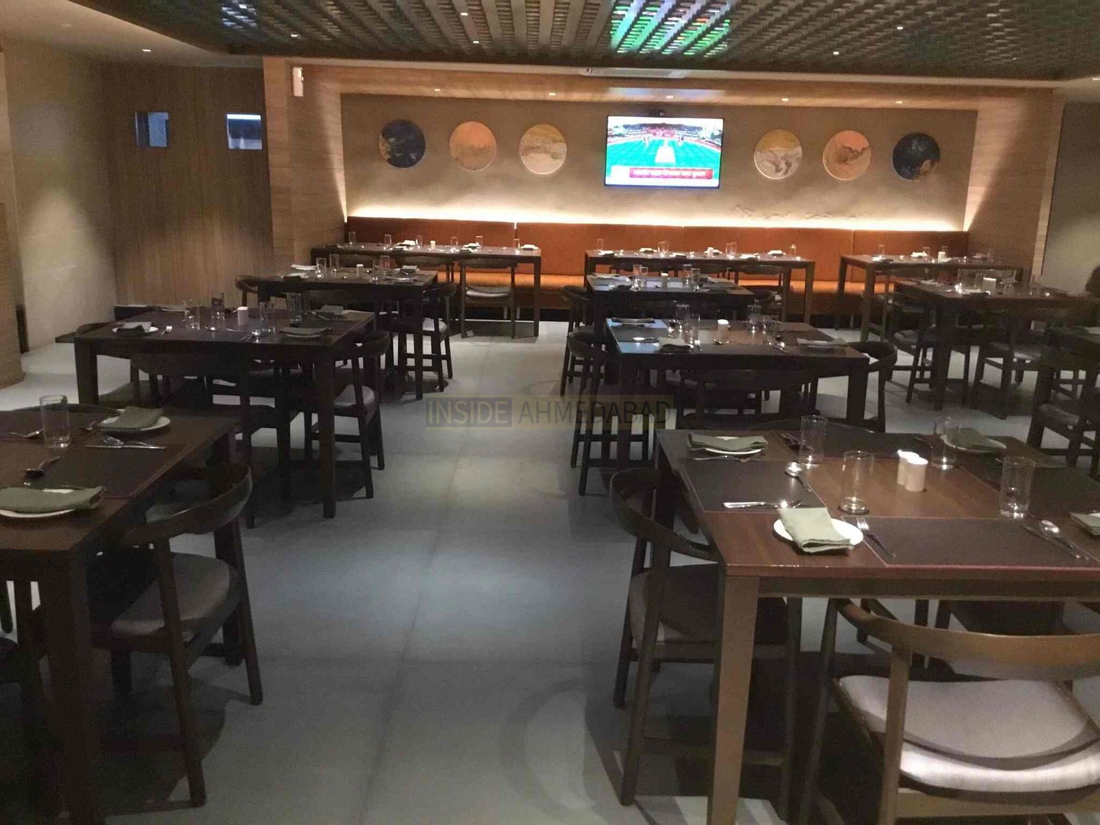 Curries Restaurant in Bodakdev