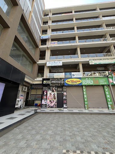 Diva Salon & Academy in Narol