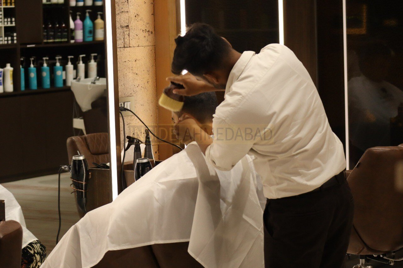 Divine Unisex Salon in Maninagar in Maninagar