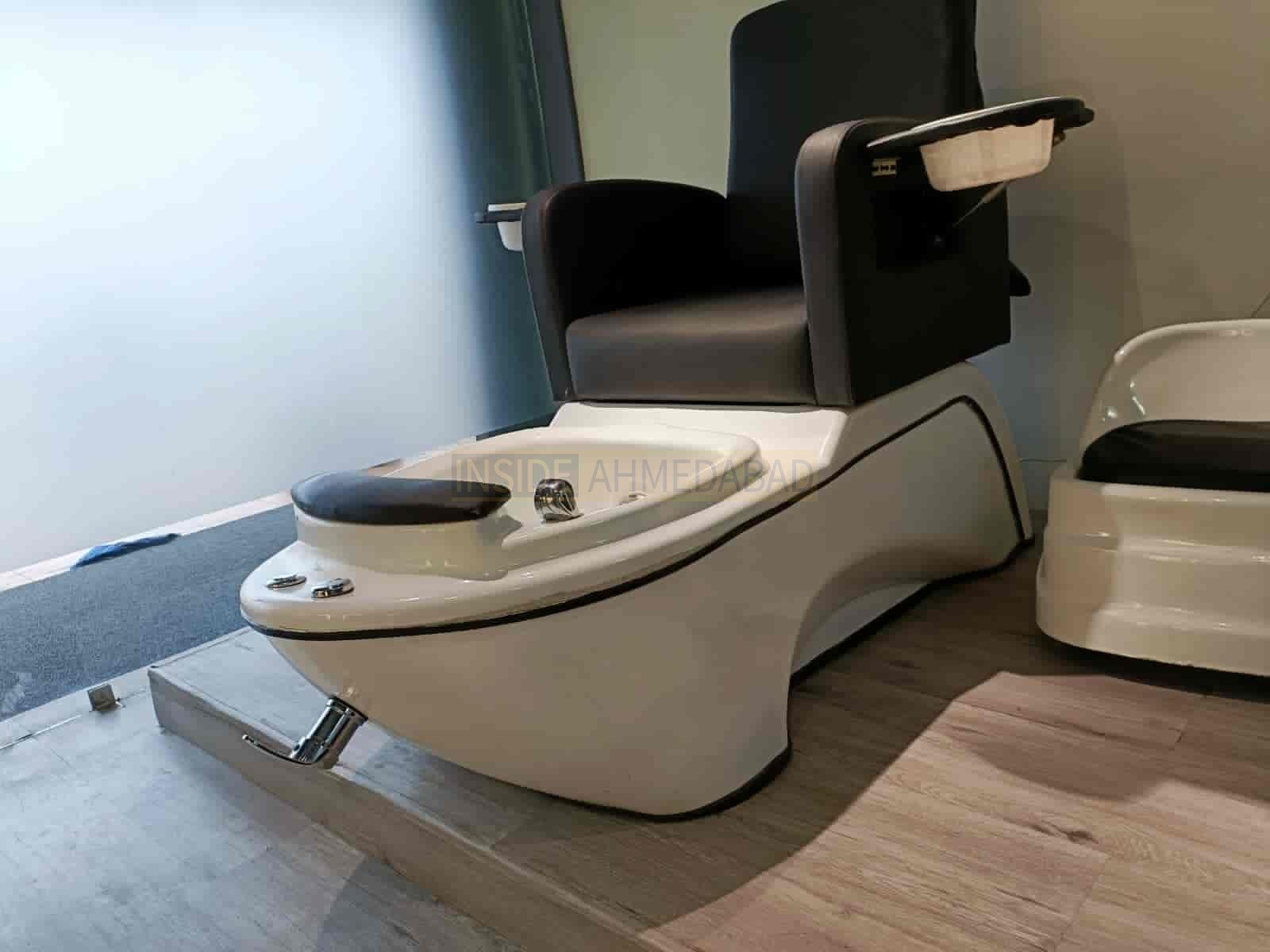 Face Value Beauty Salon in Satellite in Satellite