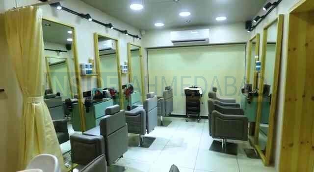 Ganesha J Salon & Academy in Vasna in Vasna