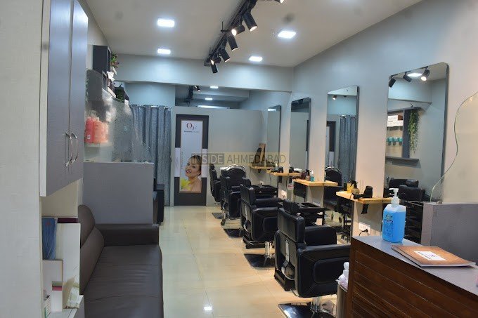 HABIBS hair & beauty in Satellite
