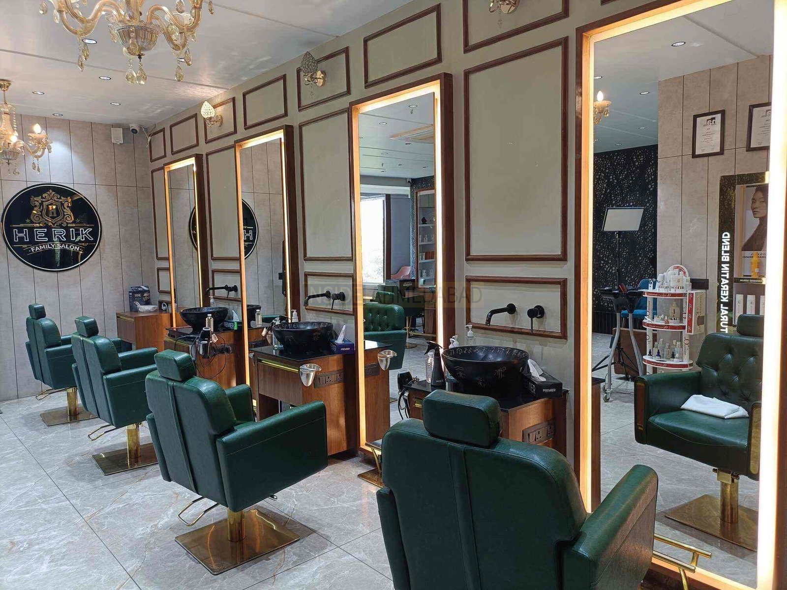 Herik Family Salon in Motera in Motera
