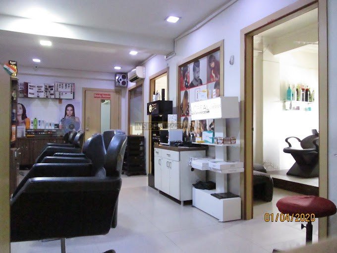 IMPRESSION The unisex salon in Bodakdev