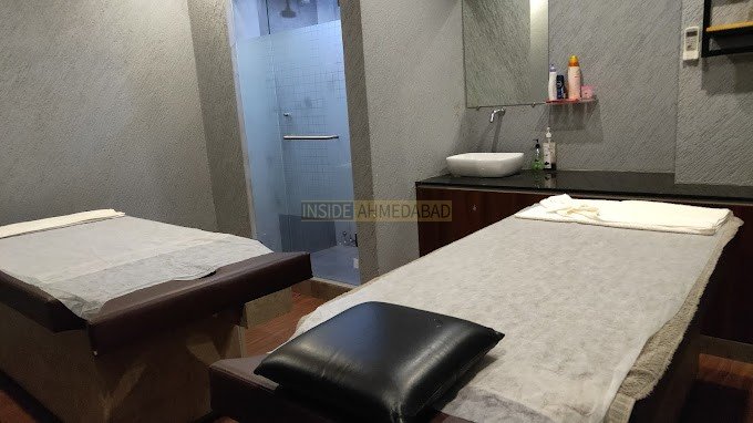 La Rosa Relax Spa Sindhu bhavan Road in Ahmedabad