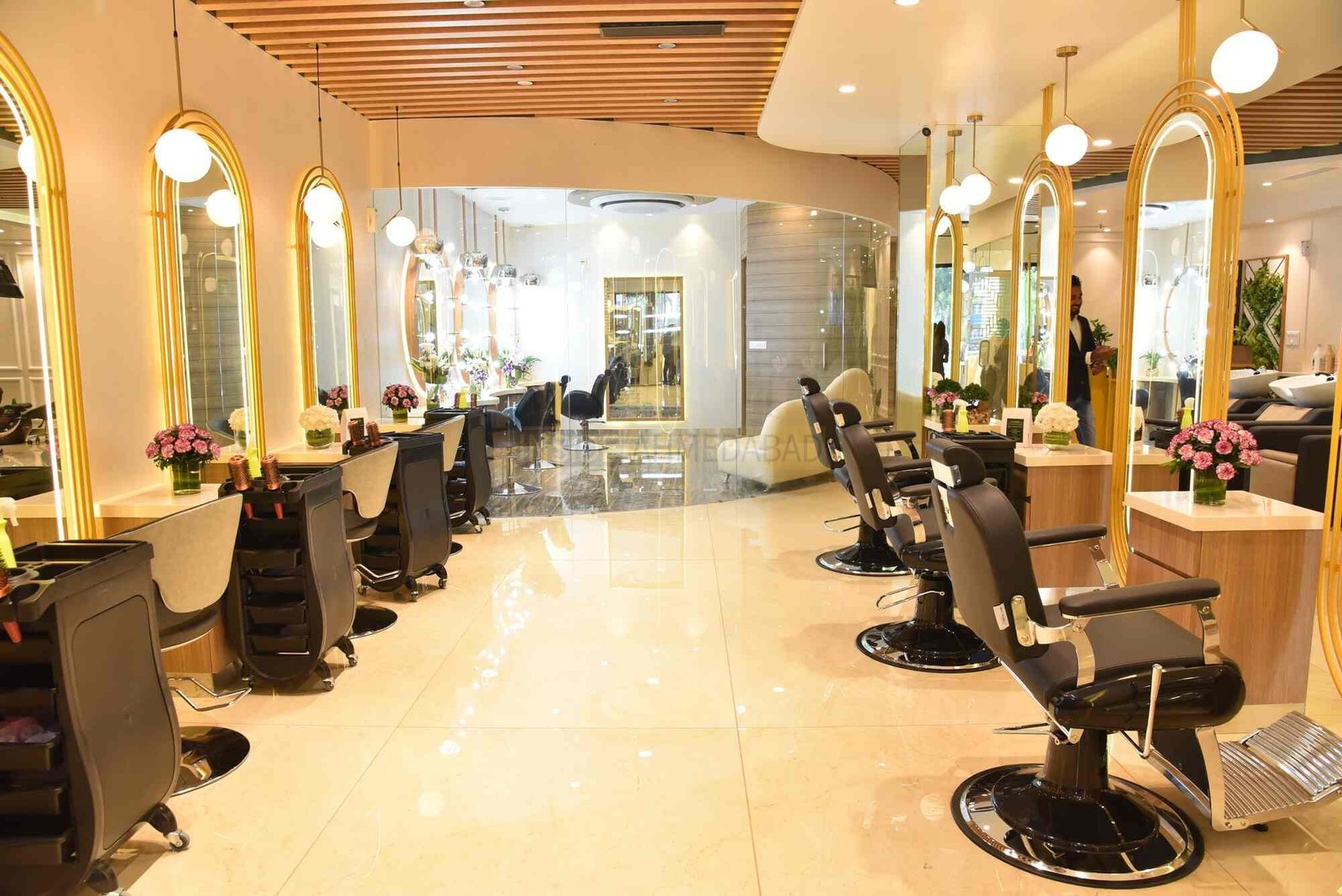 Le Atmos Salon in Thaltej in Thaltej