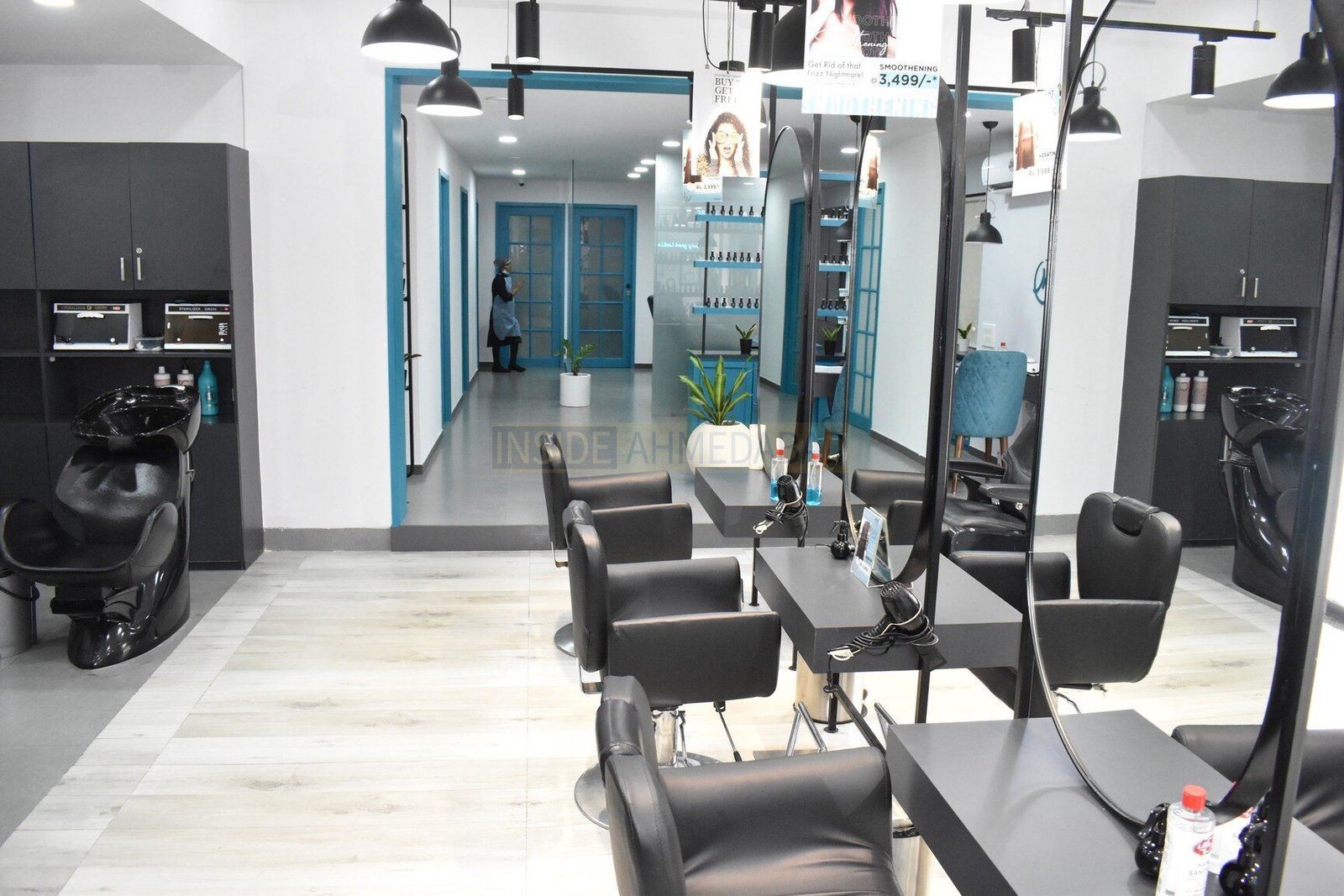 Mint salon & academy in Gurukul in Gurukul