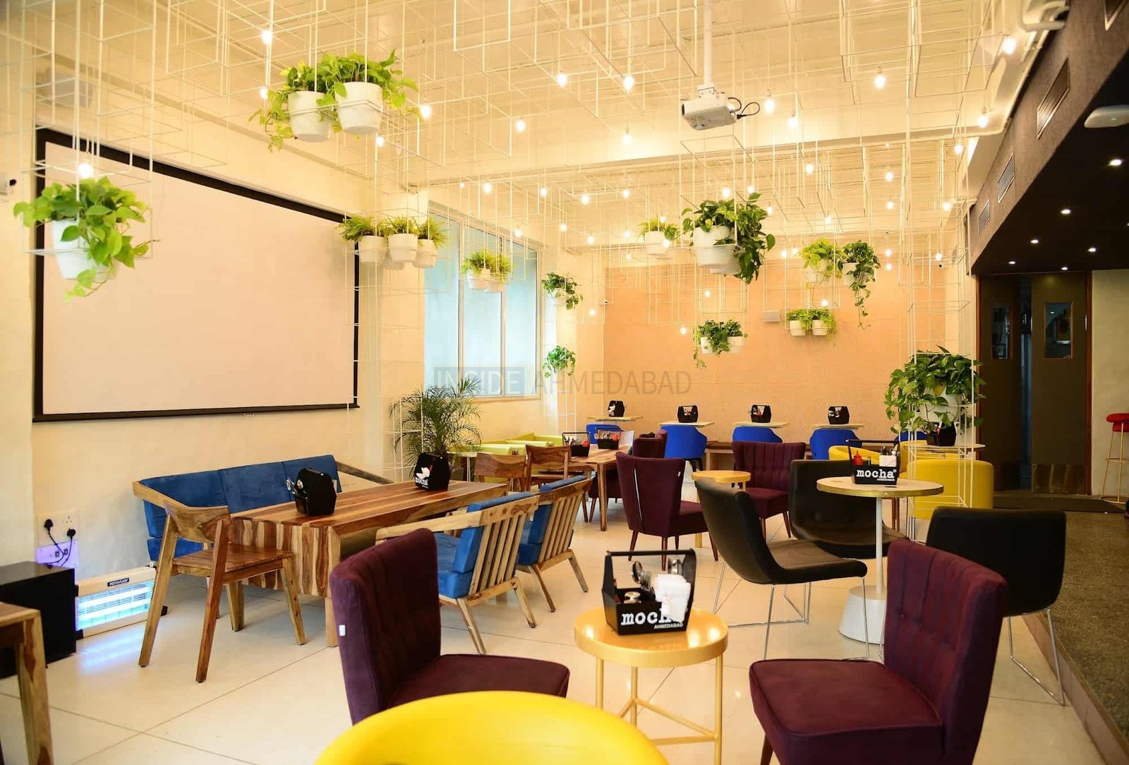 Mocha Cafe and Bar in Navrangpura