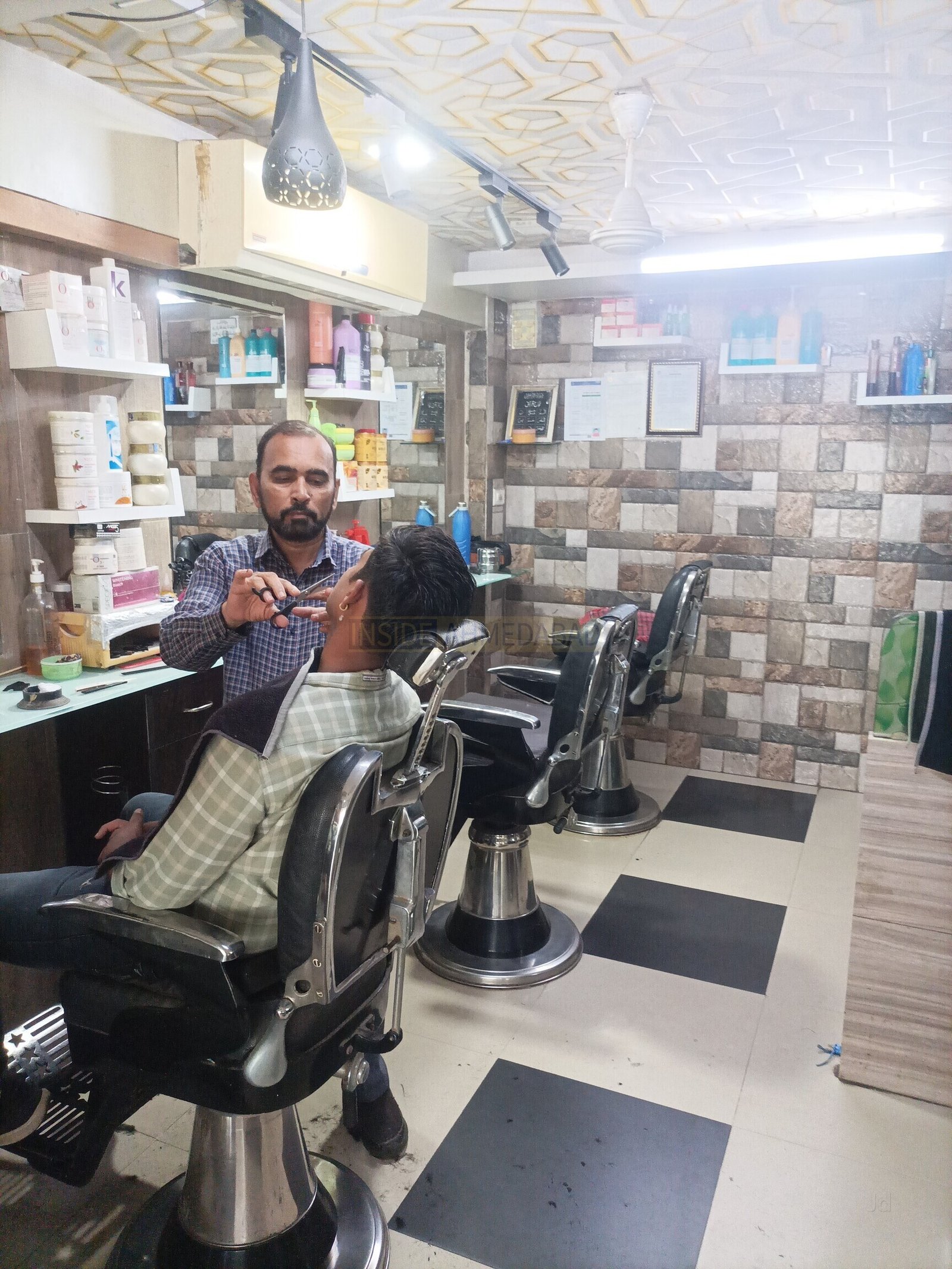 Nisha Hair & Beauty Unisex Salon in Paldi in Paldi