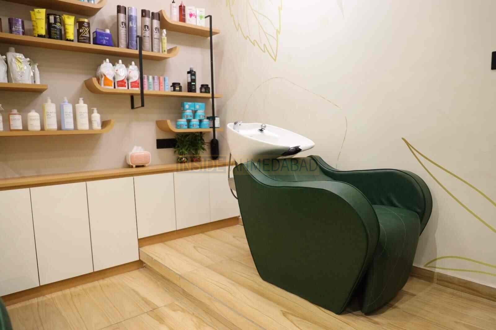 Pistachio Salon & Academy in Satellite in Satellite