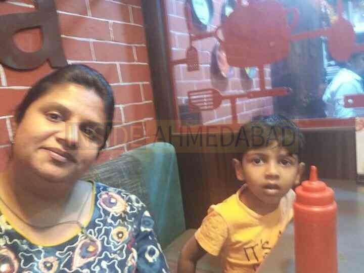 Pizza Zoane in Maninagar