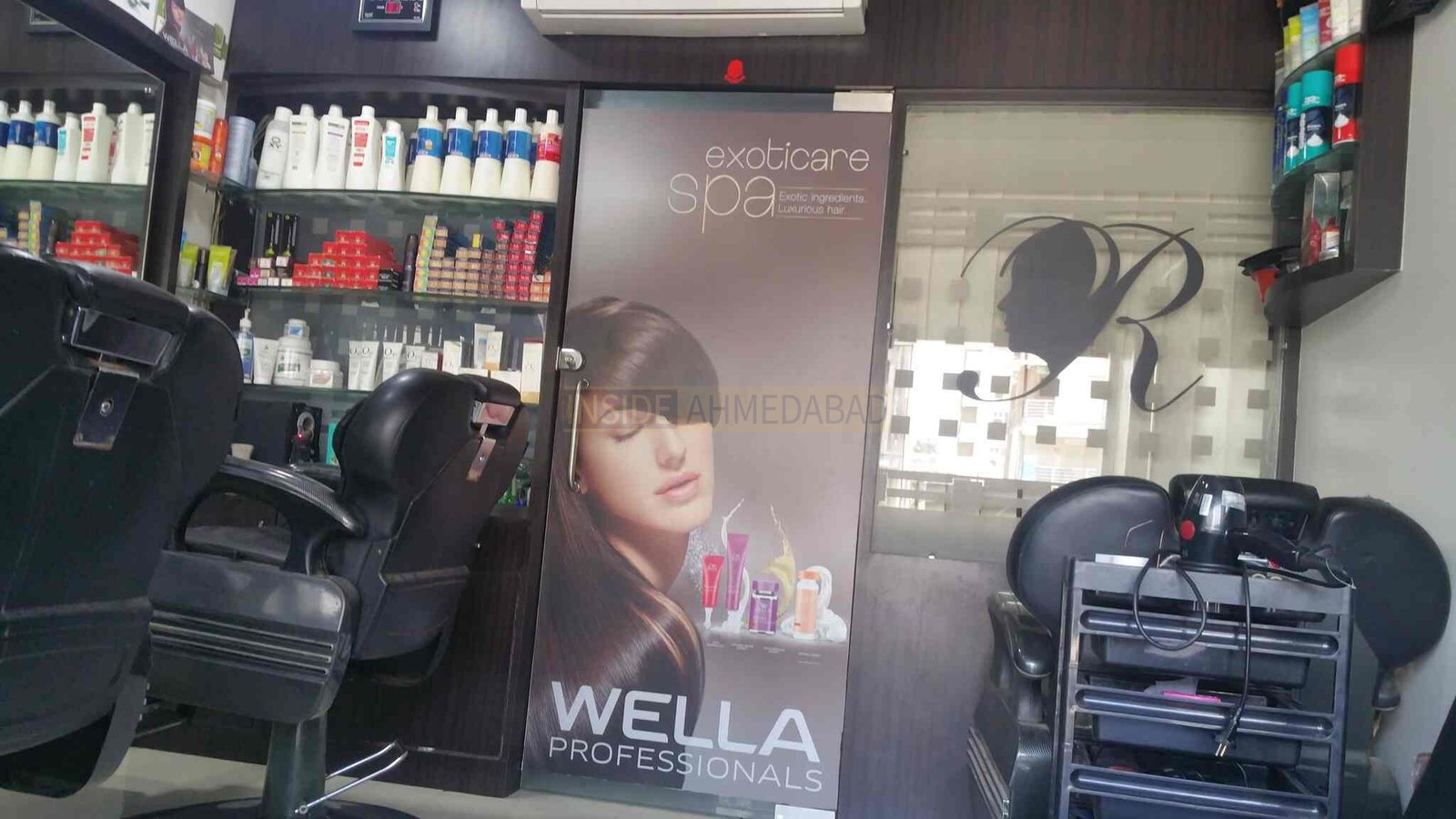 Ronak Family Saloon in Gota in Gota