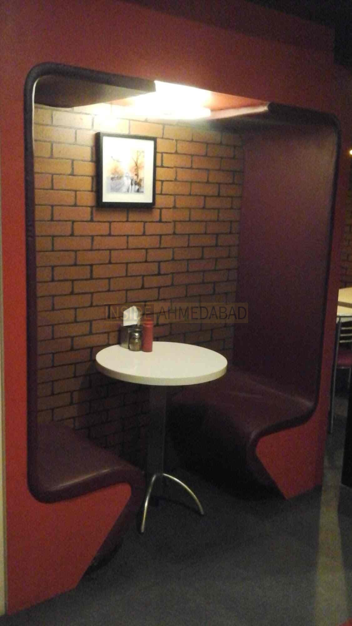 Sams Pizza in Maninagar