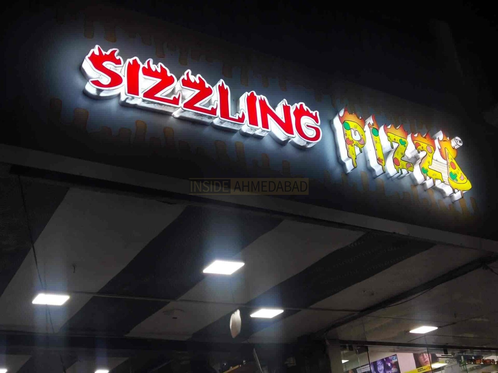 Sizzling Pizza in Maninagar