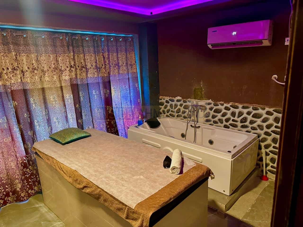 The Black Pearl Spa in Ashram Road in Ashram Road
