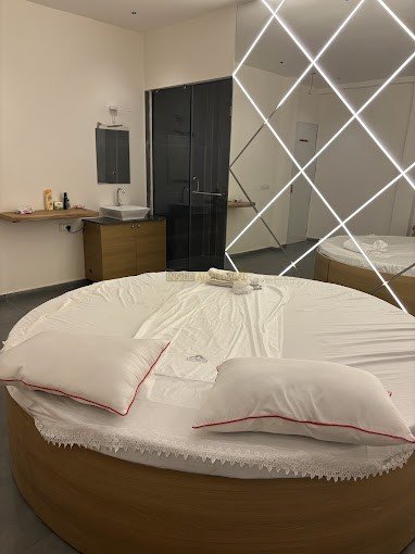 VIVANTA INTERNATIONAL SPA in Chandkheda