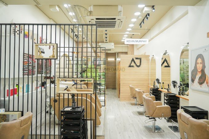 White Leaf Salon Bodakdev in Bodakdev