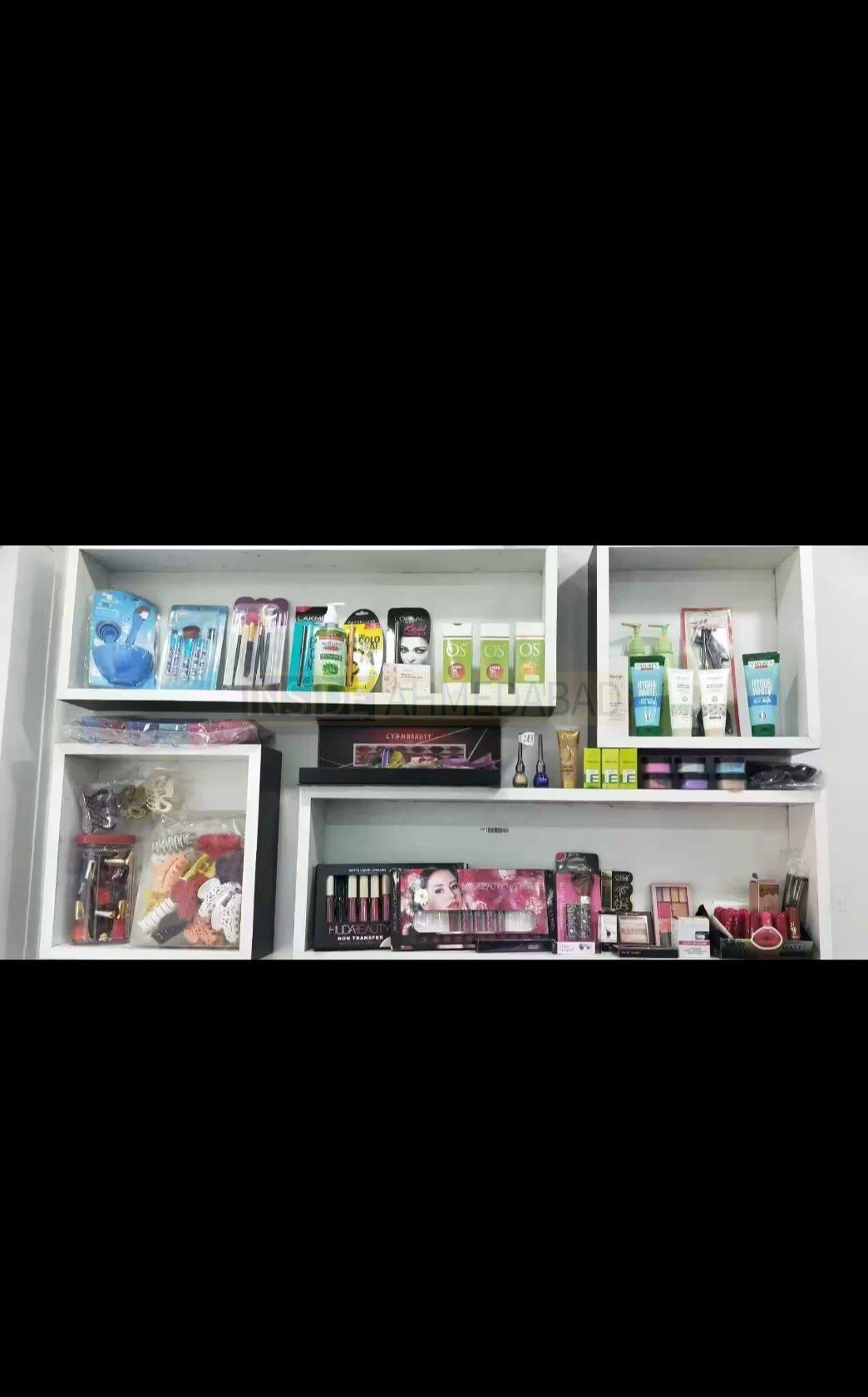 White Rose Beauty Salon in Paldi in Paldi