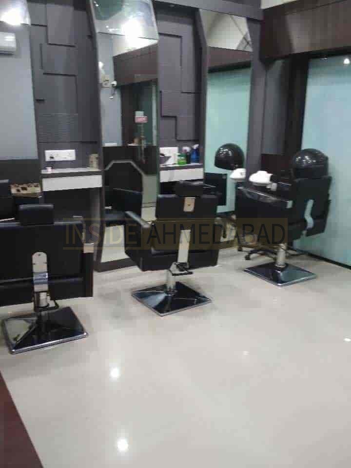 Yaana Beauty & Spa in Jagatpur in Jagatpur