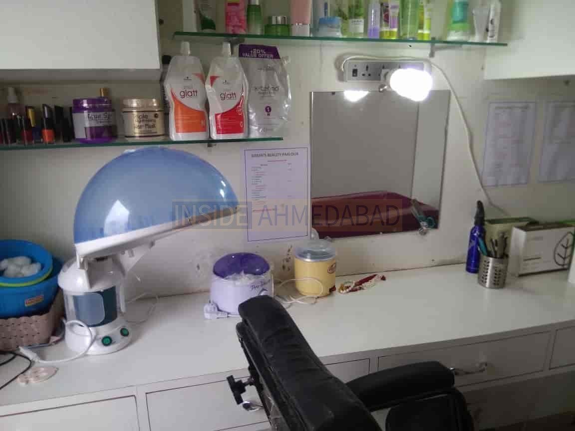 Zalak Beauty Parlour in Jagatpur in Jagatpur